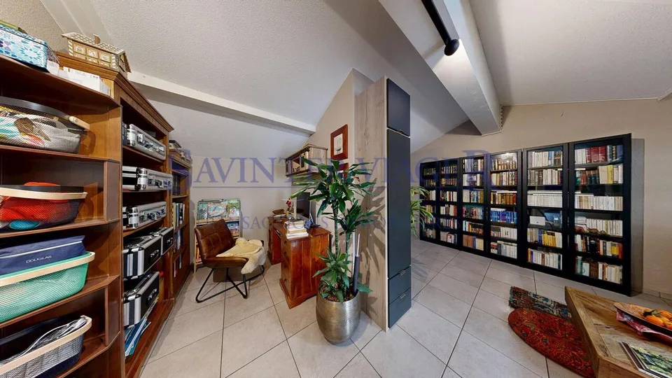 Attique T5 en duplex avec grandes terrasses et 2 garages - Bonneville