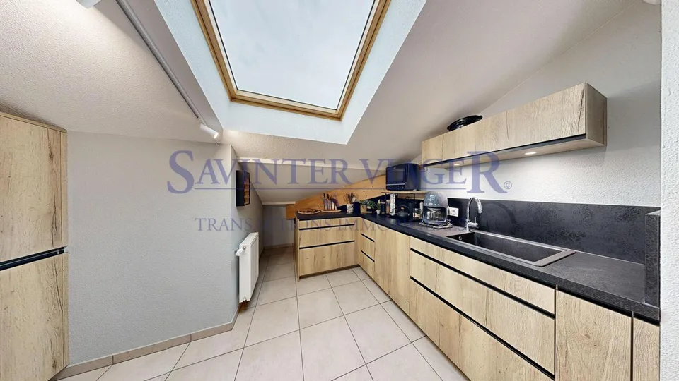 Attique T5 en duplex avec grandes terrasses et 2 garages - Bonneville