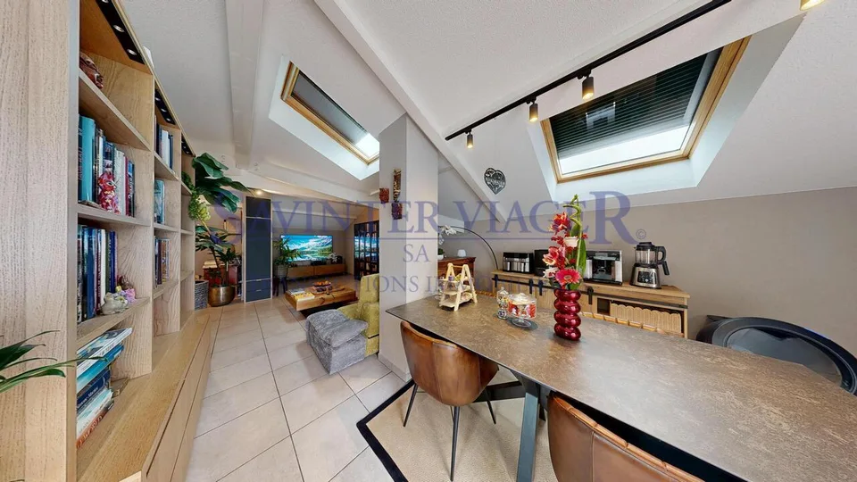 Attique T5 en duplex avec grandes terrasses et 2 garages - Bonneville