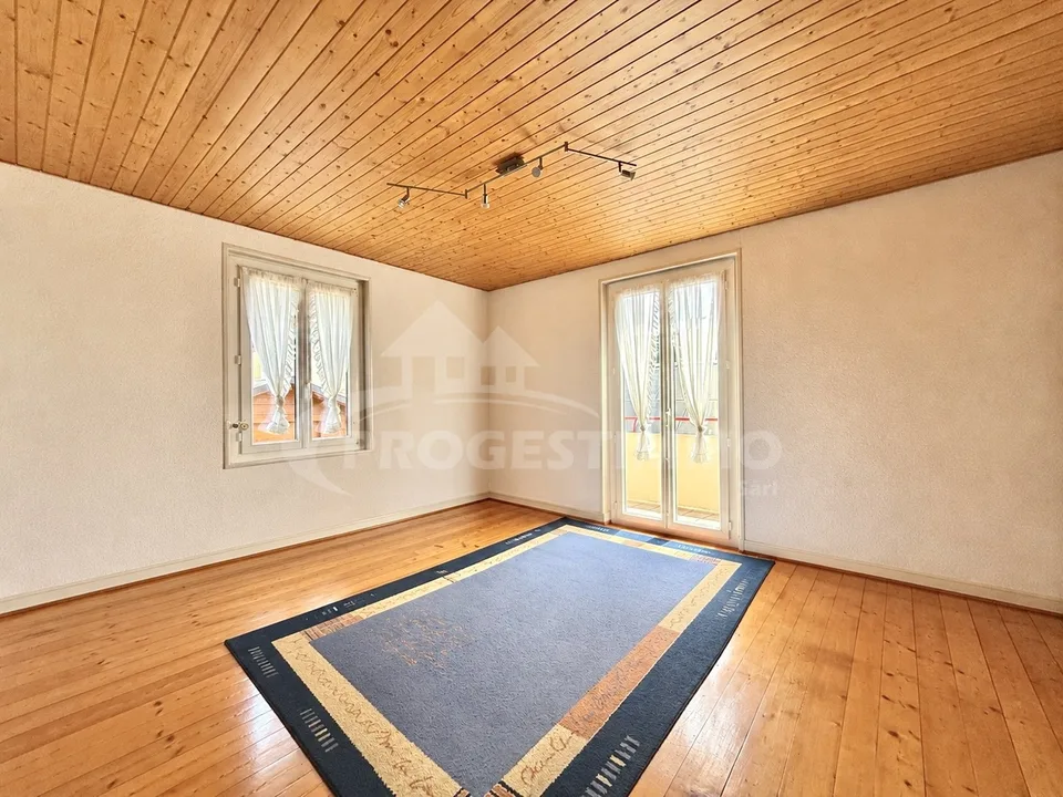 CASA CON DUE ABITAZIONI CHE OFFRE NUMEROSE POSSIBILITÀ