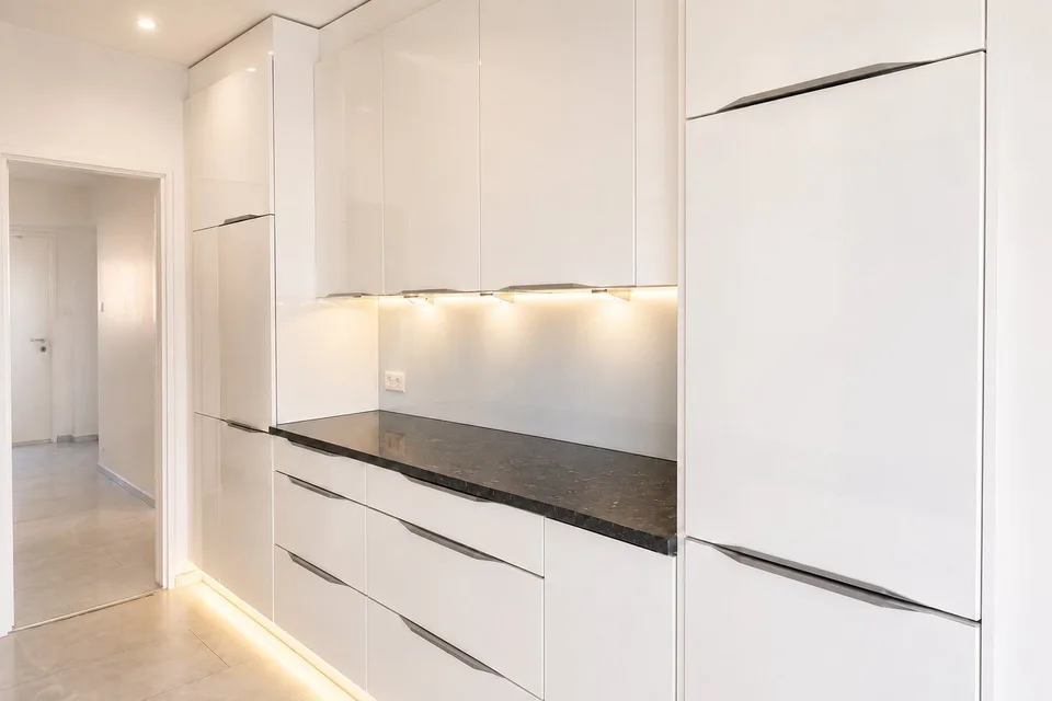 Vita urbana moderna incontra la tranquillità – appartamento di 4,5 locali frescamente ristrutturato con balcone a Basilea