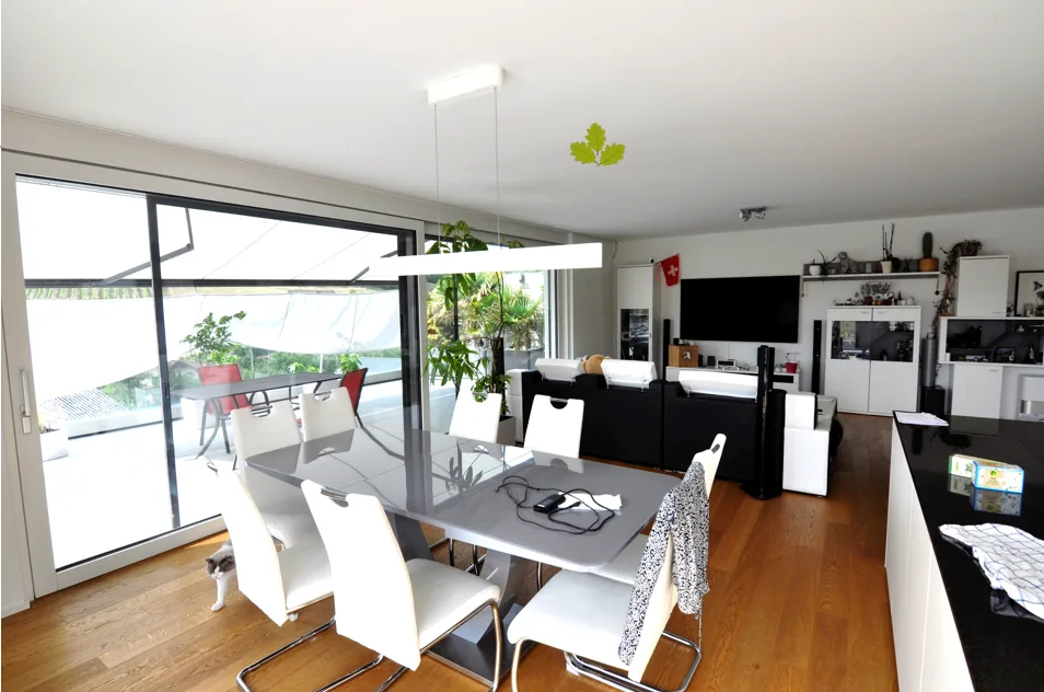 Moderne 3.5-Zimmer-Attikawohnung mit Panoramablick in Bözen