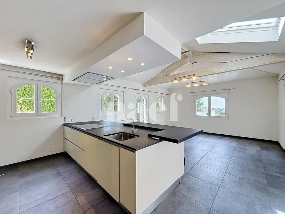 Magnifique villa familiale avec jardin, terrasses et garage double