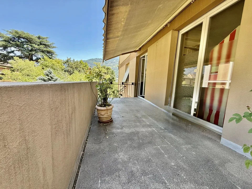 Appartement spacieux 6.5 pièces avec vue sur la montagne à Sion