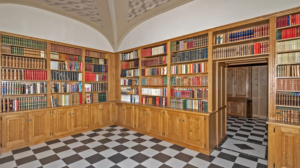AUSSERGEWÖHNLICHES WOHNHAUS IN DER MITTE VON SIERRE – Foto 7 von 17