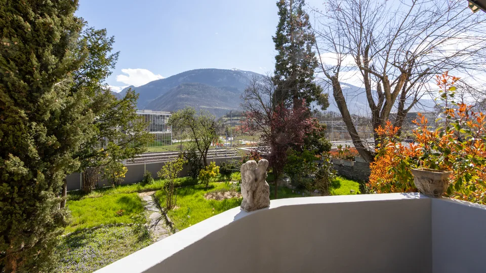 AUSSERGEWÖHNLICHES WOHNHAUS IN DER MITTE VON SIERRE – Foto 11 von 17