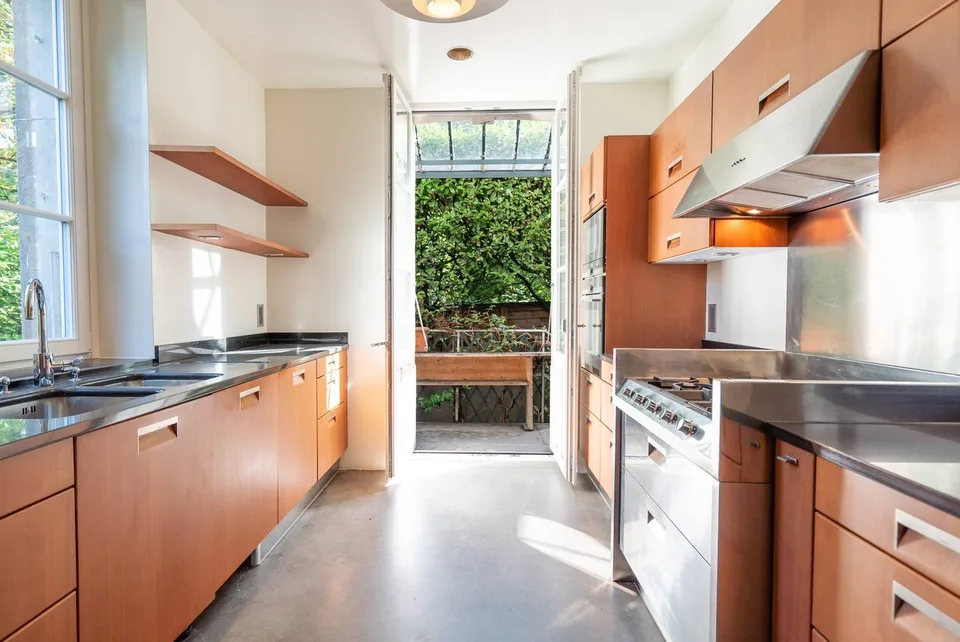 Sublime casa di città in un contesto verde