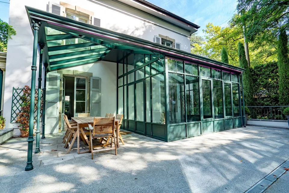 Sublime casa di città in un contesto verde