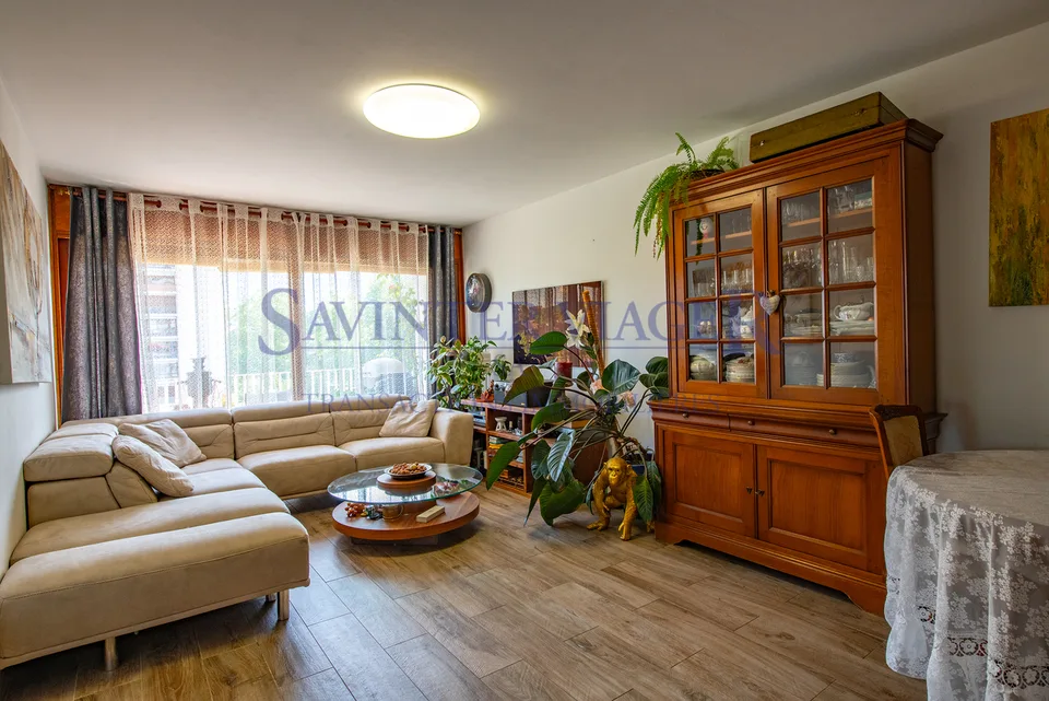 Lumineux appartement T4, rénové, grands balcons et vue montagne