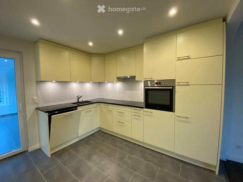 Charmantes Zweigenerationen-Haus in Möriken AG – 6.5 Zimmer, sofort verfügbar