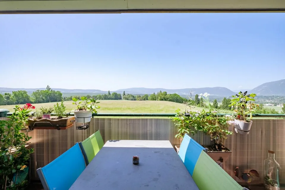 Duplex-Penthouse mit 6 Zimmern - Freie Aussicht & hohe Decken