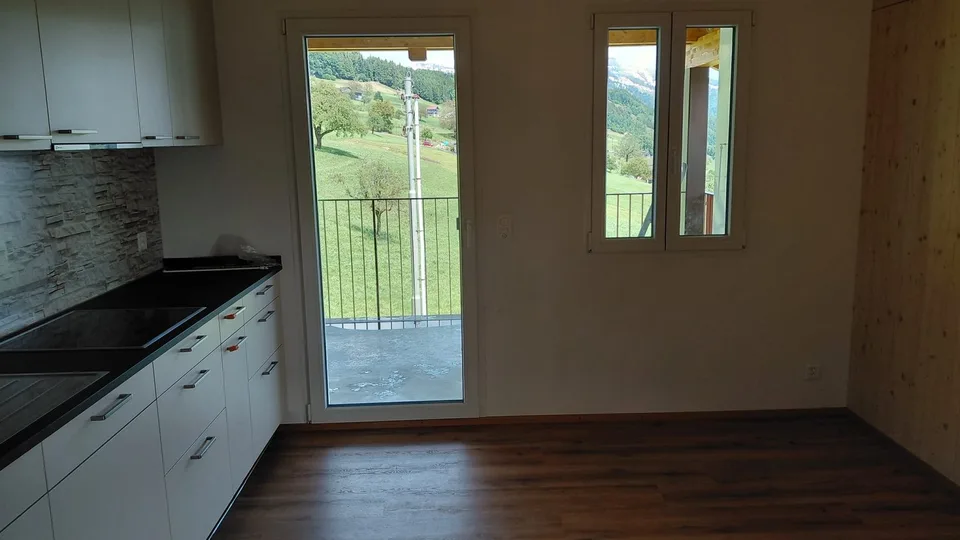 3 1/2 Zimmer Dachwohnung mit Topaussicht auf See und Berge – Foto 10 von 27
