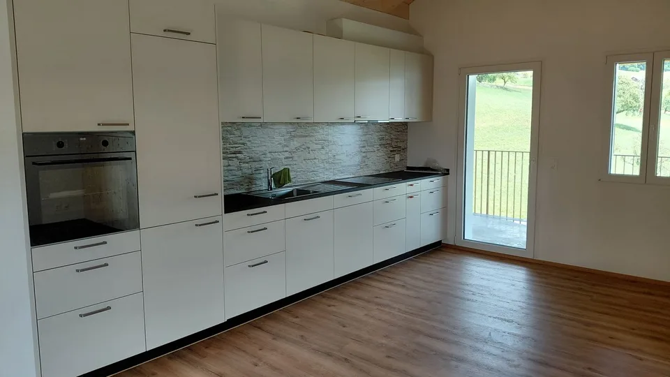 3 1/2 Zimmer Dachwohnung mit Topaussicht auf See und Berge – Foto 23 von 27