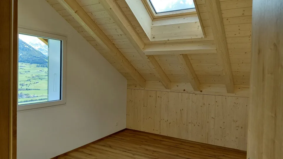 3 1/2 Zimmer Dachwohnung mit Topaussicht auf See und Berge – Foto 11 von 27