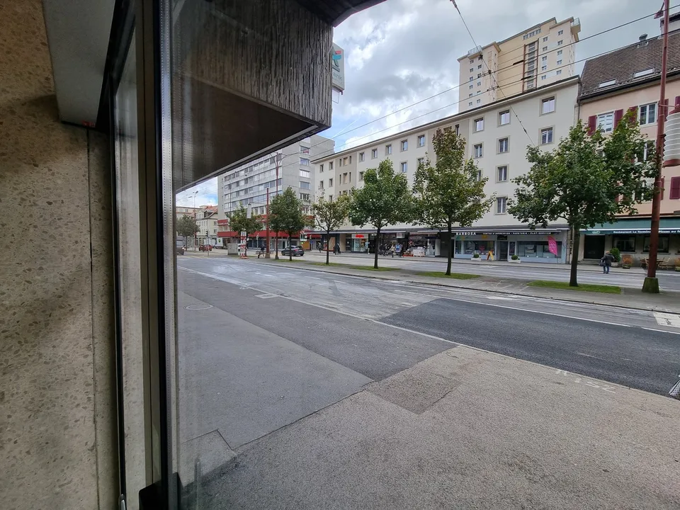Prächtige Gewerbefläche im Stadtzentrum gegenüber der Post – Foto 6 von 13