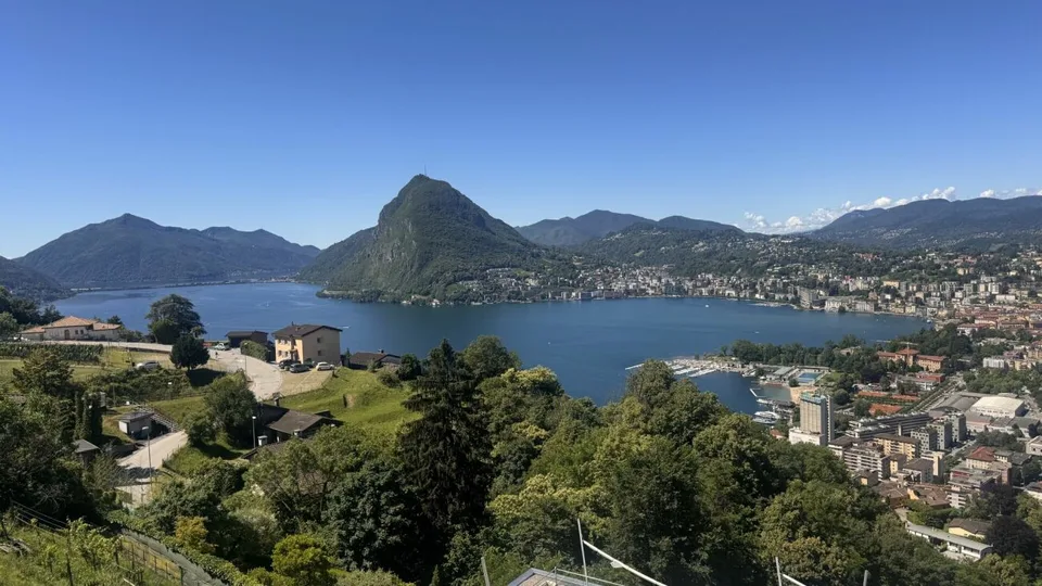 ALBONAGO VILLA INDIPENDENTE CON GIARDINO PISCINA E DEPANDANCE