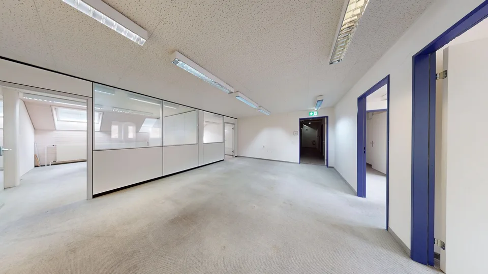 Ampio spazio ufficio con 7 uffici finiti a Winterthur
