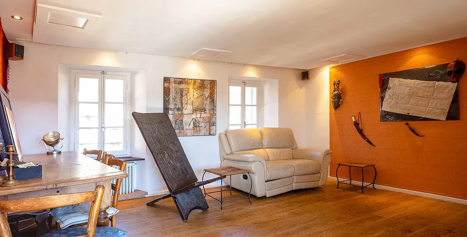 Grande casa di nucleo ad Astano