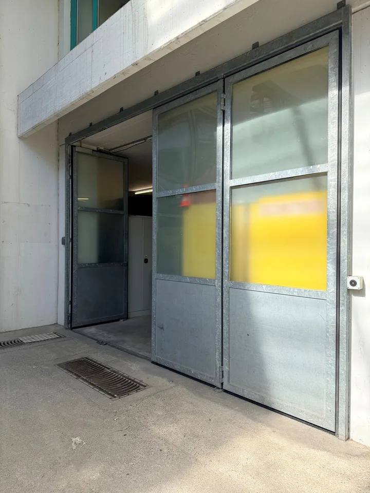 Espace commercial/stockage au rez-de-chaussée