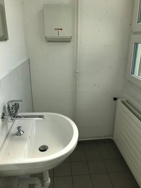 Espace commercial/stockage au rez-de-chaussée