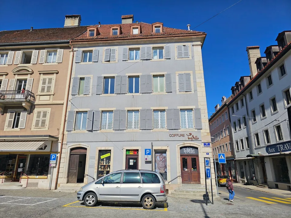 Local commercial idéal au cœur de La Chaux-de-Fonds – 6 pièces disponibles dès avril 2027