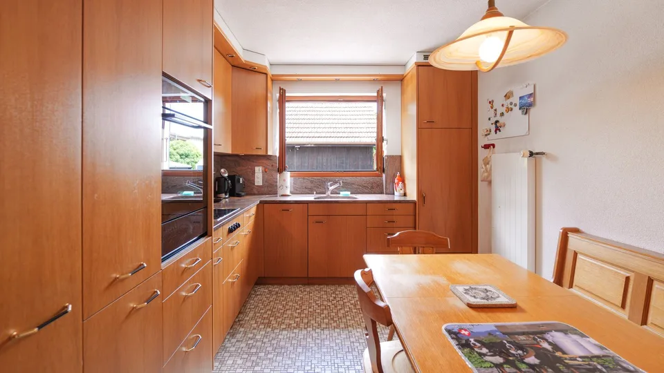 Casa di 5 locali affascinante in posizione ideale con potenziale di costruzione a Büsserach