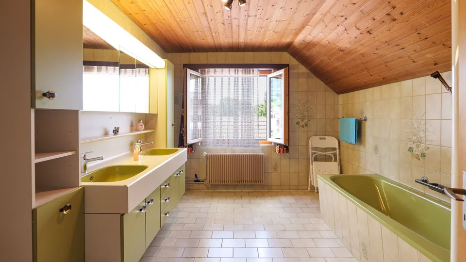 Casa di 5 locali affascinante in posizione ideale con potenziale di costruzione a Büsserach