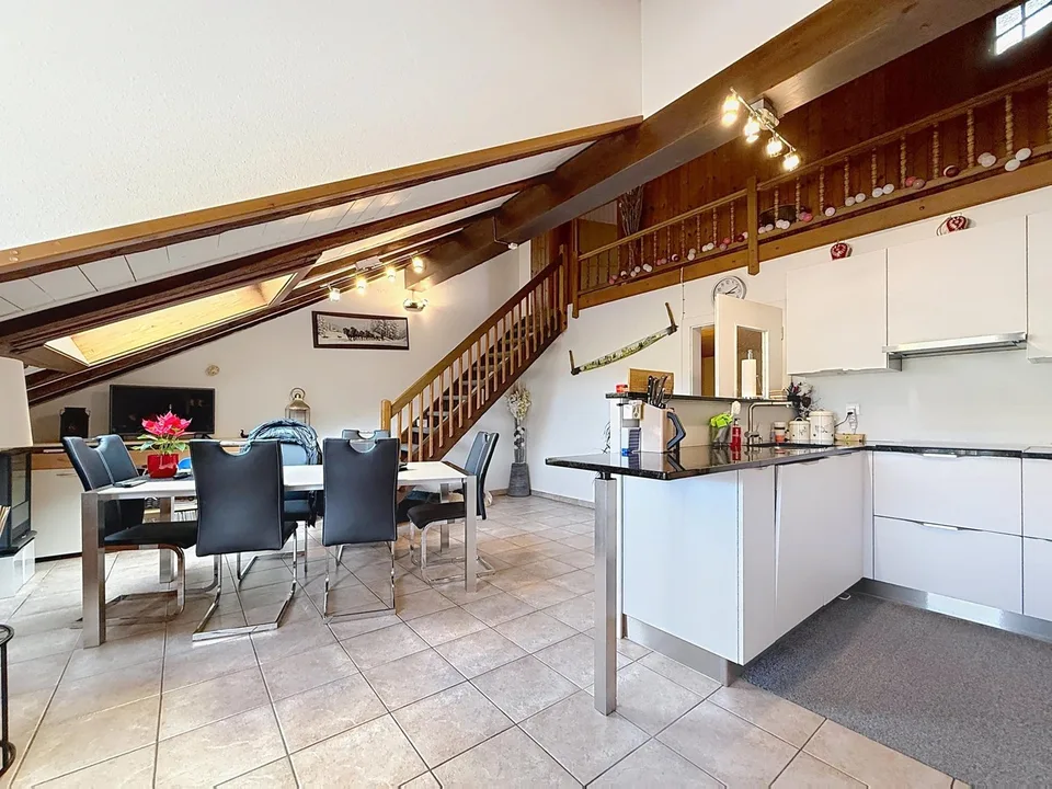 Kleines Dorfhaus mit 2 Wohnungen
