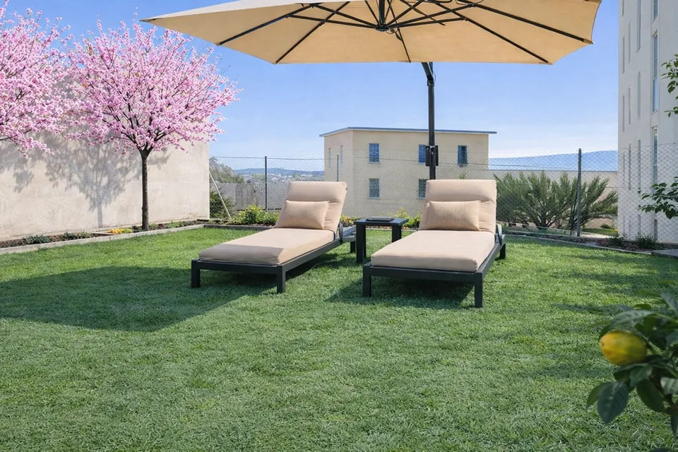 4,5-Zimmer-Wohnung mit Wintergarten und privat Garten