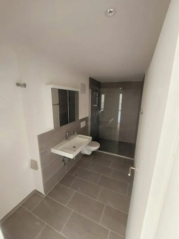 Modern 1.5-room new apartment with spacious balcony - first occupancy