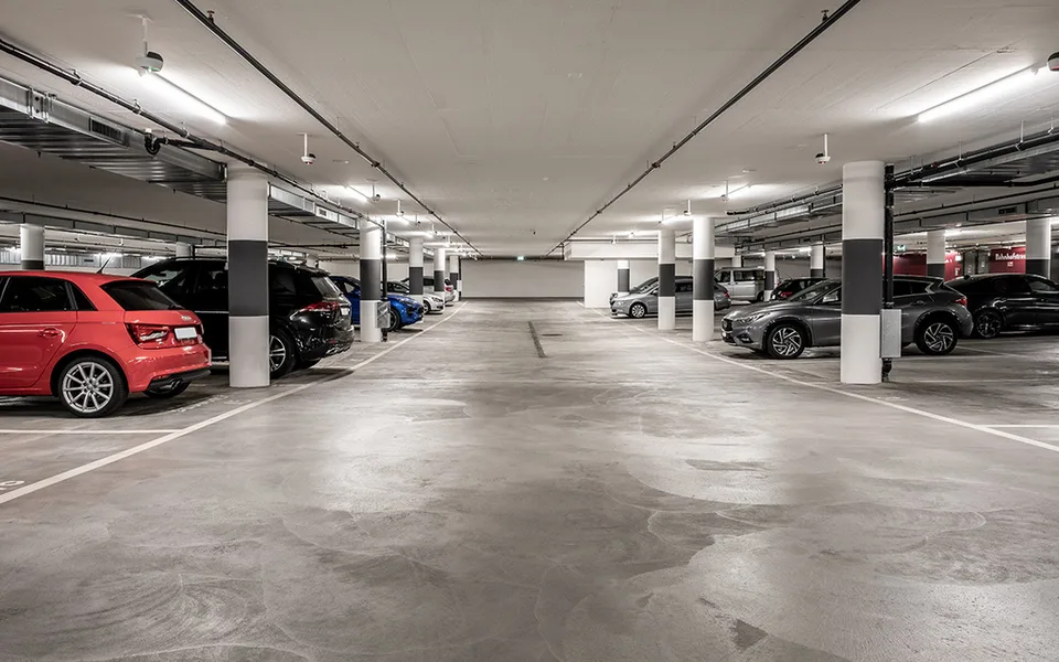 Parkieren Sie bequem im Steinbock direkt beim Bahnhof Chur