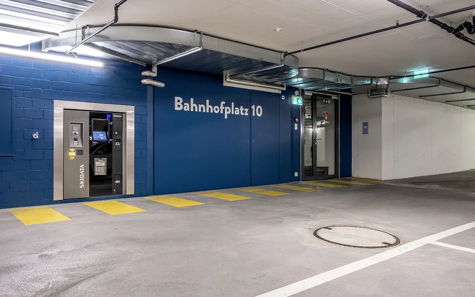 Parkieren Sie bequem im Steinbock direkt beim Bahnhof Chur