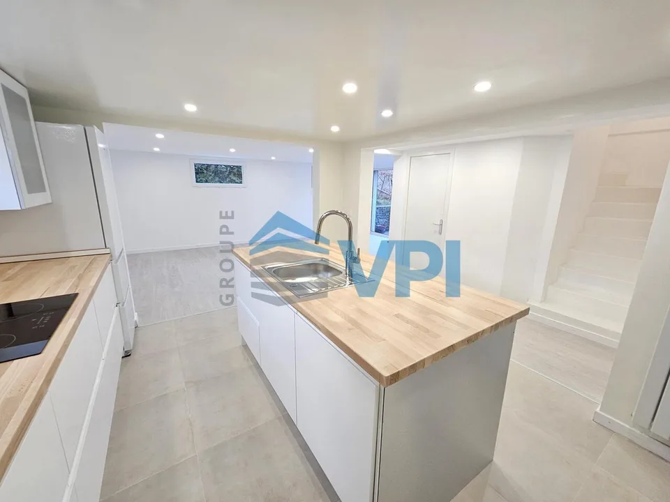 Villa de 8 pièces à louer à Chêne-Bourg