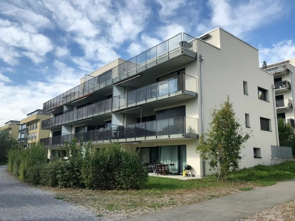 Grosszügige 3.5 Zimmerwohnung im EG mit Sitplatz in Wülflingen