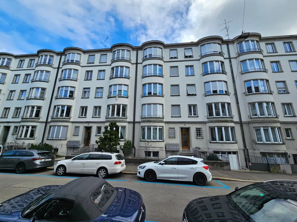 Charmante 2-Zimmer-Wohnung mit Balkon in Basel