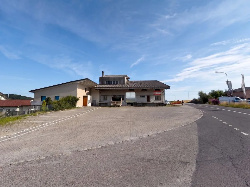 Chénens (FR) - Halles de stockage, box individuels et parking à louer, dès CHF 70.-/mois