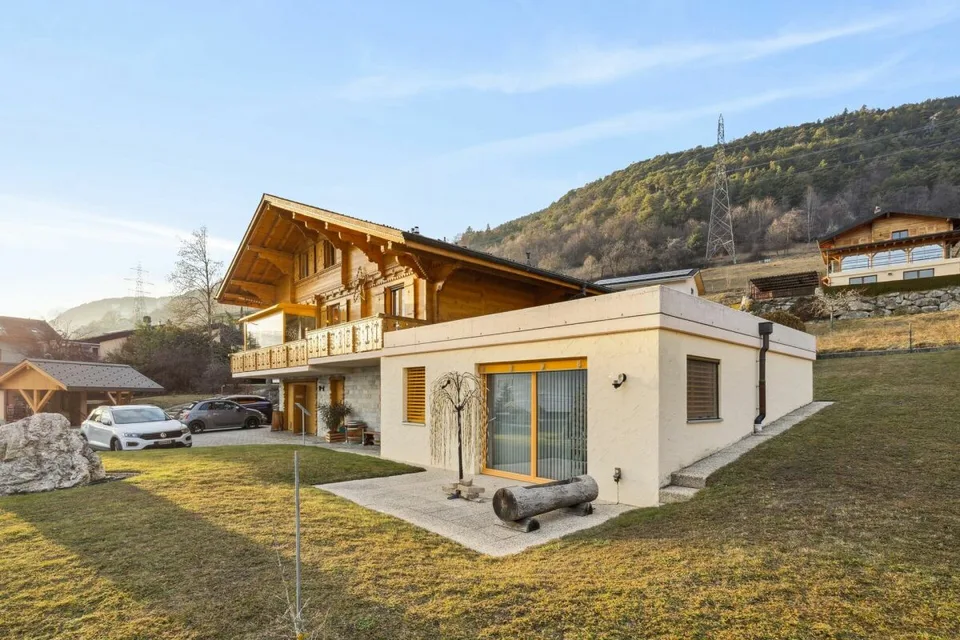 Charmant chalet familial avec potentiel professionnel à Erde