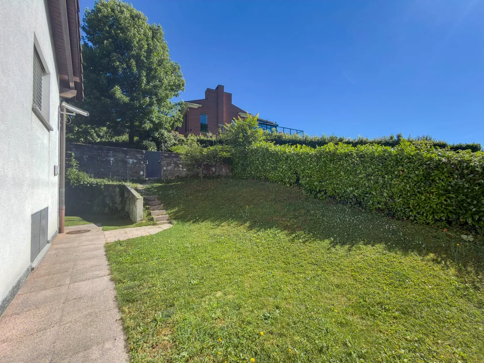 Maison unifamiliale avec grand jardin à Gentilino