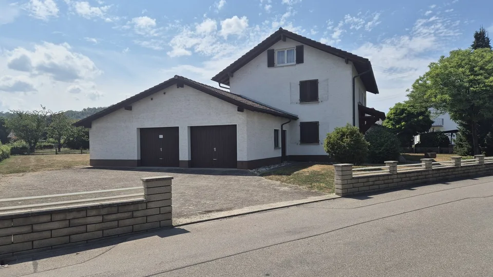 Rheinheim - 2-Familienhaus mit großem Grundstück