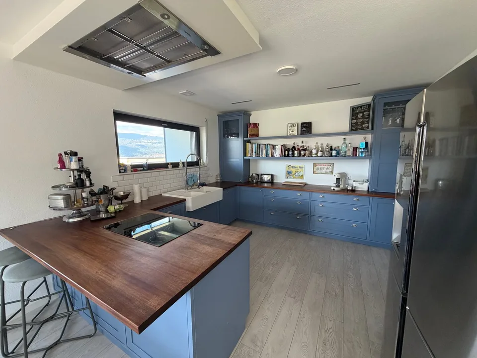 Ampia casa per più generazioni a Bellmund – Moderna, tranquilla e adatta alle famiglie