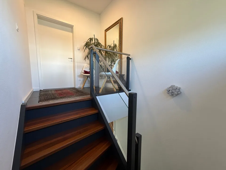 Maison spacieuse pour plusieurs générations à Bellmund – Moderne, calme et conviviale pour les familles – photo 13 sur 15