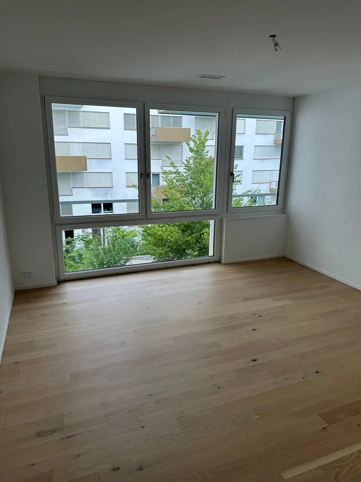 Maisonette moderne de 2,5 pièces dans le quartier populaire de Hochbord - disponible immédiatement