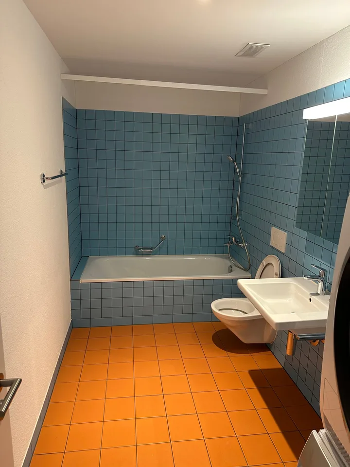 Maisonette moderne de 2,5 pièces dans le quartier populaire de Hochbord - disponible immédiatement