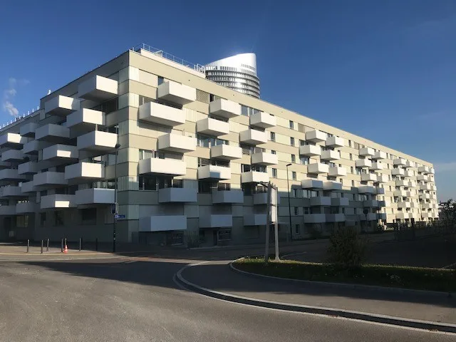 Hochmoderne 2.5-Zimmer-Maisonette im beliebten Hochbord-Quartiert - sofort verfügbar