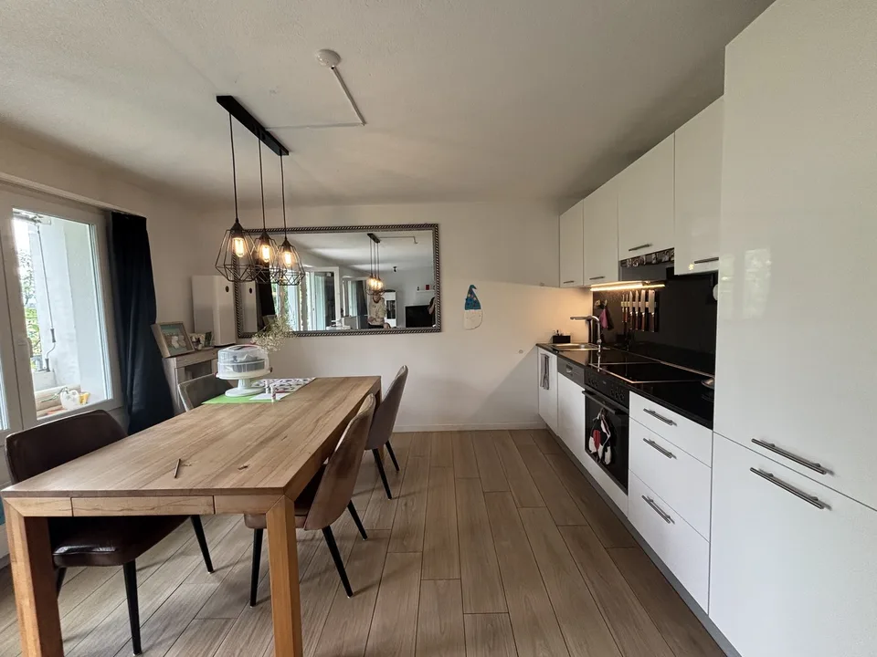 Helle und moderne 3,5-Zimmer-Wohnung in Nidau