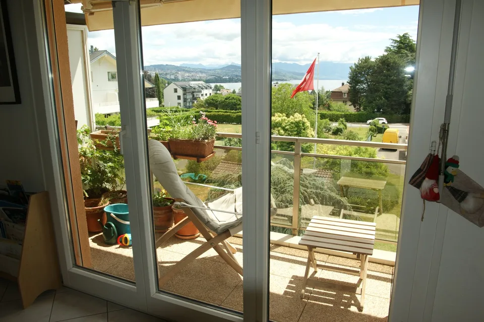 Sehr großes Duplex mit 6 Zimmern und Seeblick – Foto 9 von 12