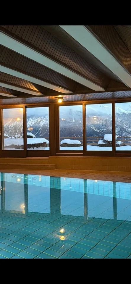 Großes Studio in einer Residenz mit Swimmingpool