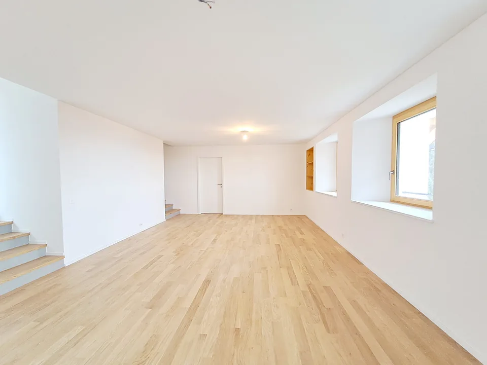 CHAMPAGNE 14, Neuwertiges 4.5-Zimmer-Apartment mit 2 Badezimmern