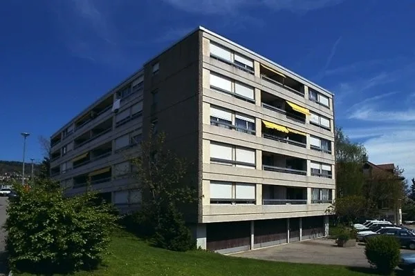 Schönes Apartment in der Nähe von Geschäften und öffentlichen Verkehrsmitteln