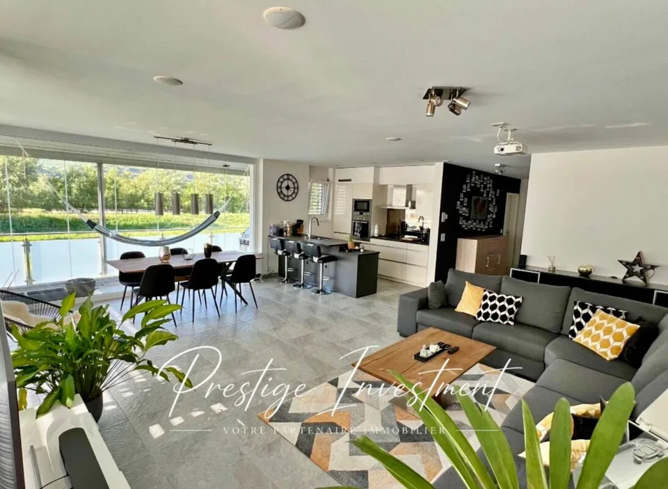 Helles Apartment mit Terrasse von 5.5 Zimmern & 148 m2 Aproz